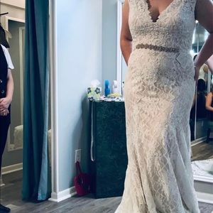 Jasmine wedding dress size 22